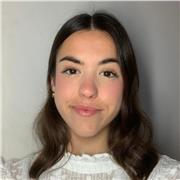 Doy clases especialmente de inglés y matemáticas; también economía, castellano, valenciano y cualquier asignatura de primaria, ESO y bachiller de ciencias sociales